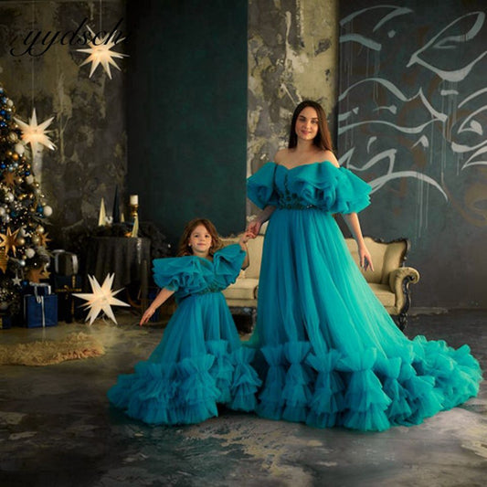 Gorgeous Mother And Daughter Matching Tulle Fluffy Dresses Ruffle With Train Off The Shoulder